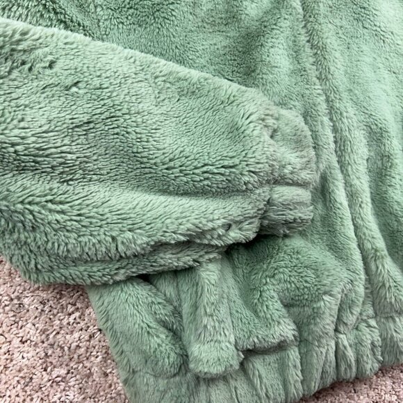 Ambience Outerwear Women's Green Faux Fur Fluffy Soft Jacket size L Full Zip - Picture 2 of 9
